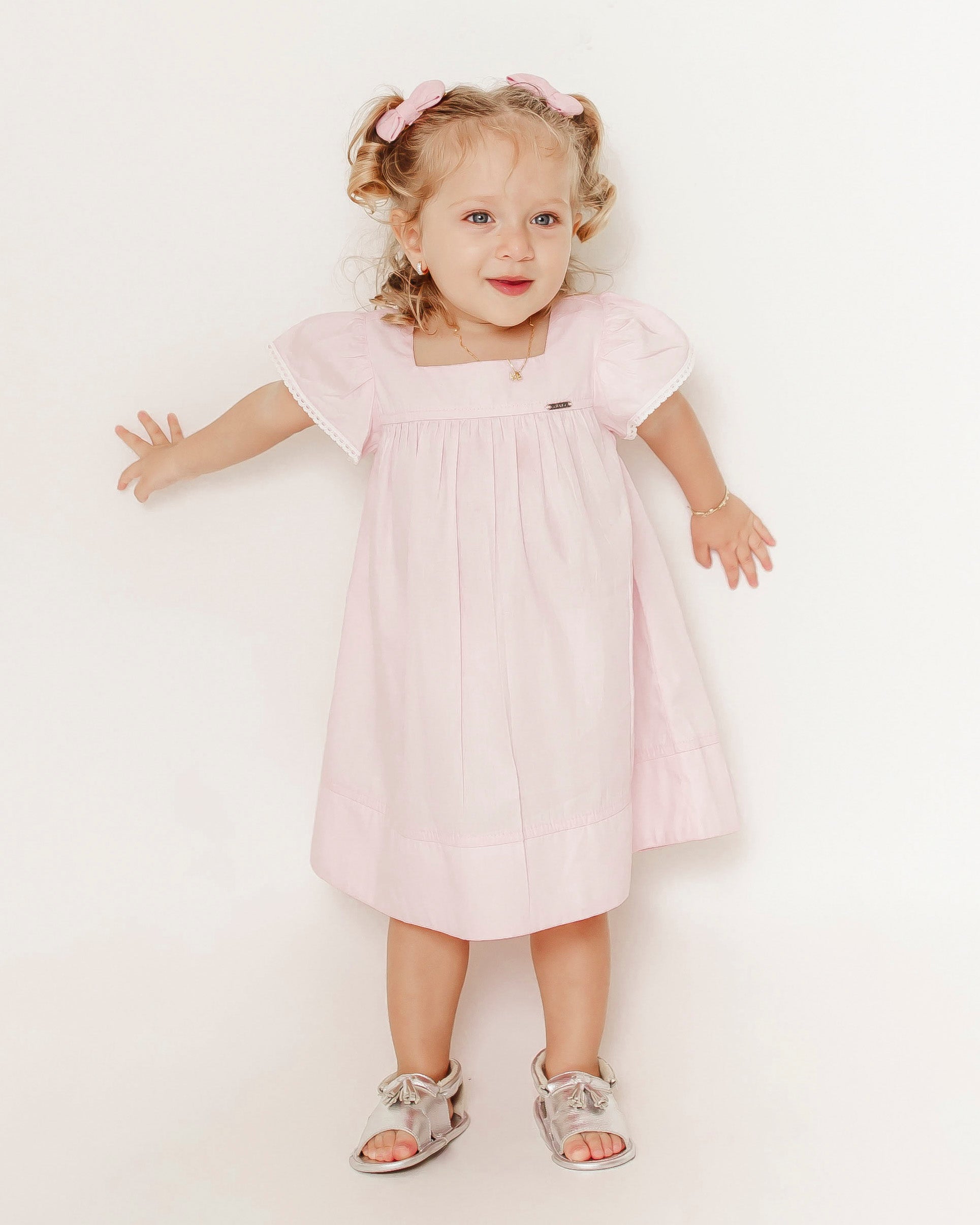 Vestido bebê com mangas amplas e detalhe em renda infantil feminino Antonita para meninas de 0 a 3 anos