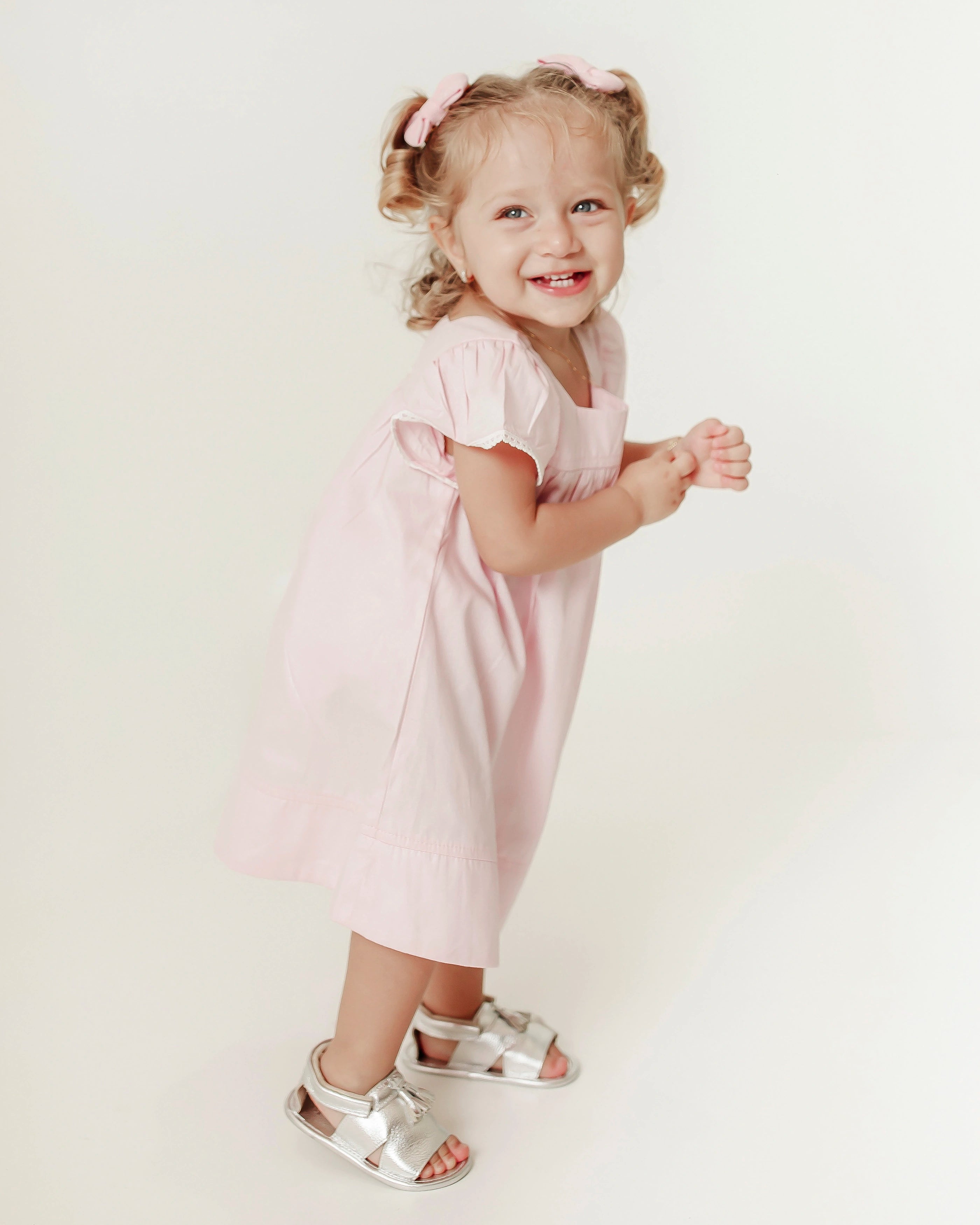 Vestido bebê com mangas amplas e detalhe em renda infantil feminino Antonita para meninas de 0 a 3 anos