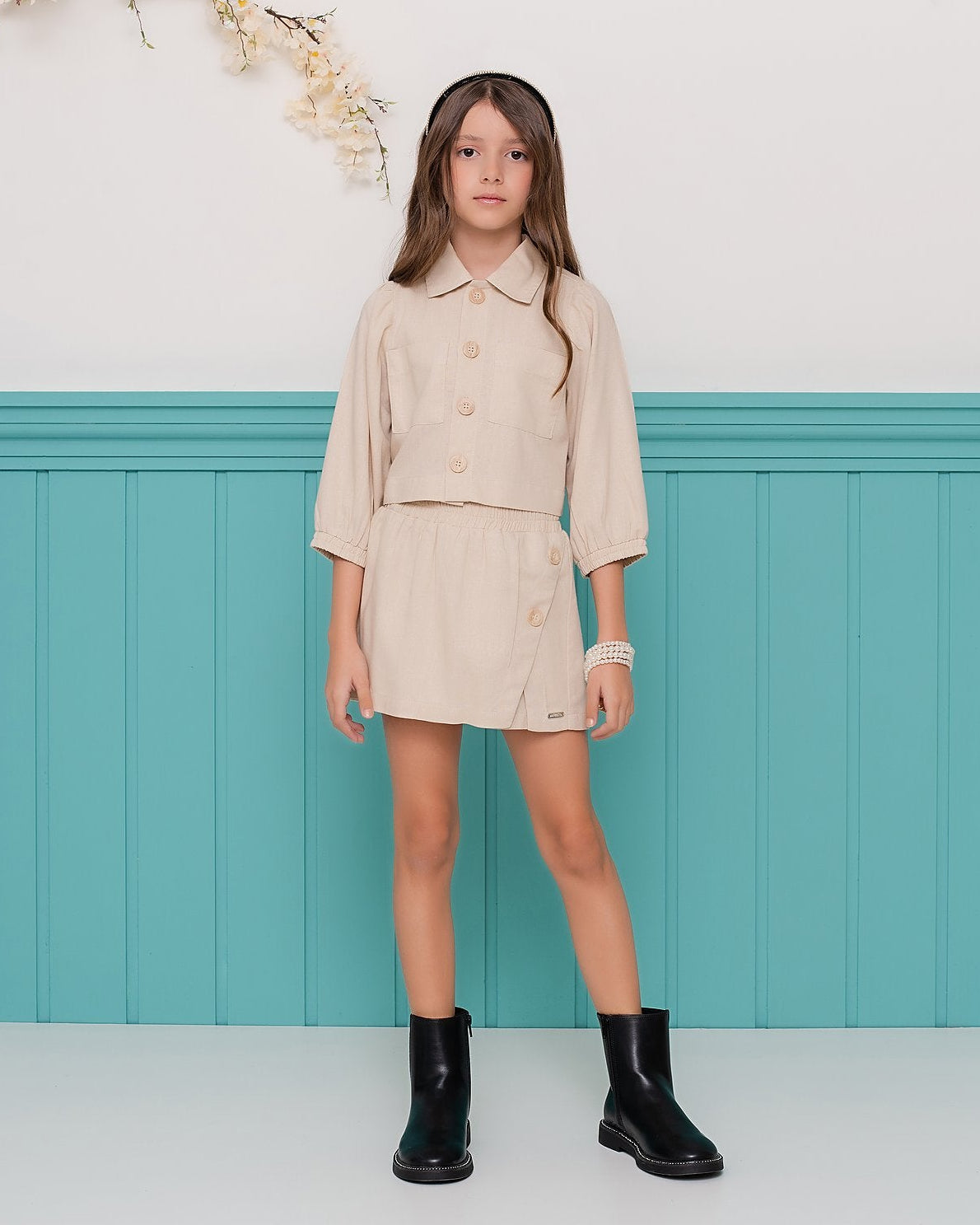 Conjunto feminino infantil com blusa de mangas longas e saia com cintura elástica