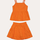 Conjunto infantil feminino com blusa laranja de alças largas e saia rodada