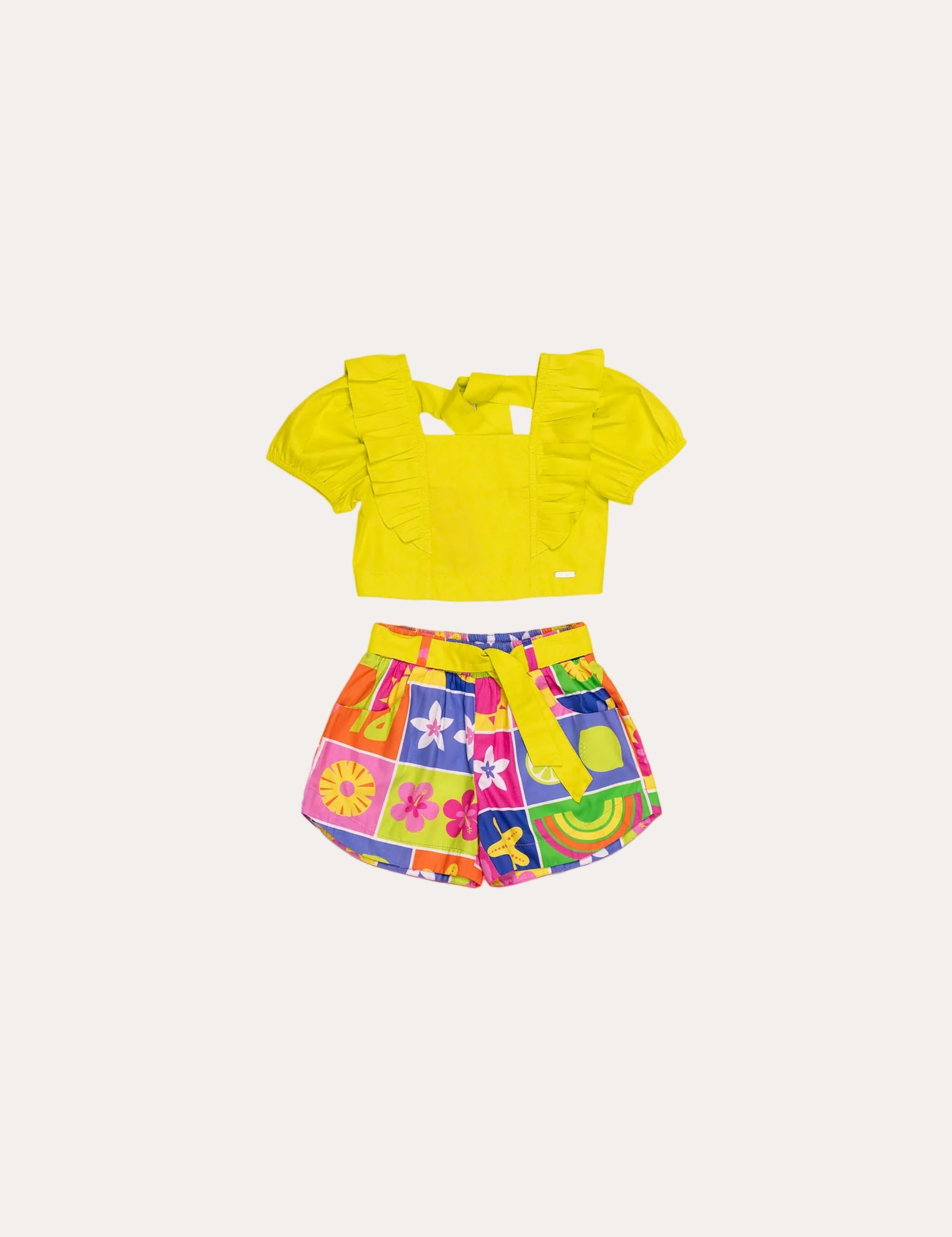 Conjunto infantil feminino com blusa amarela e short colorido estampado com formas geométricas e flores