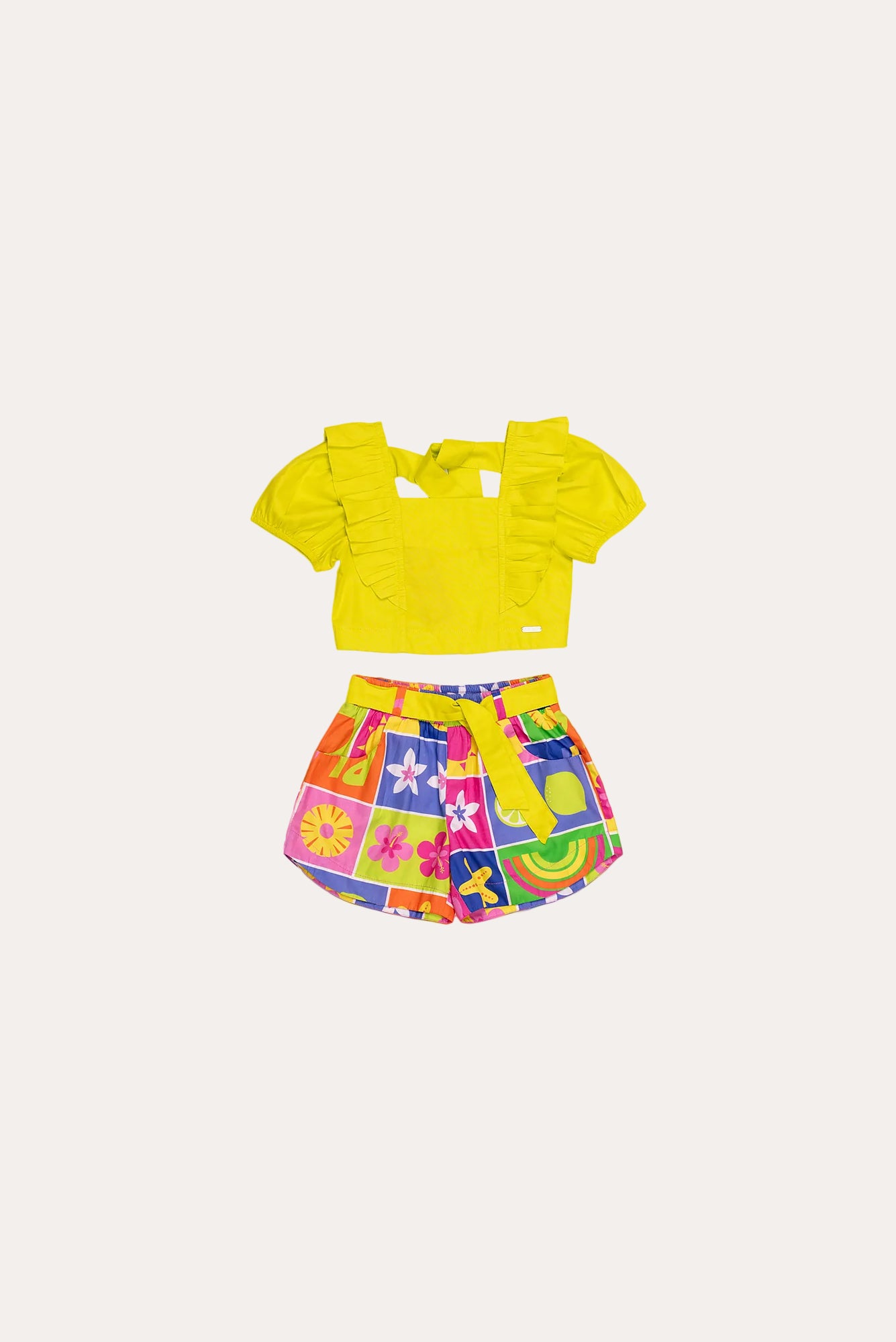 Conjunto infantil feminino com blusa amarela e short colorido estampado com formas geométricas e flores