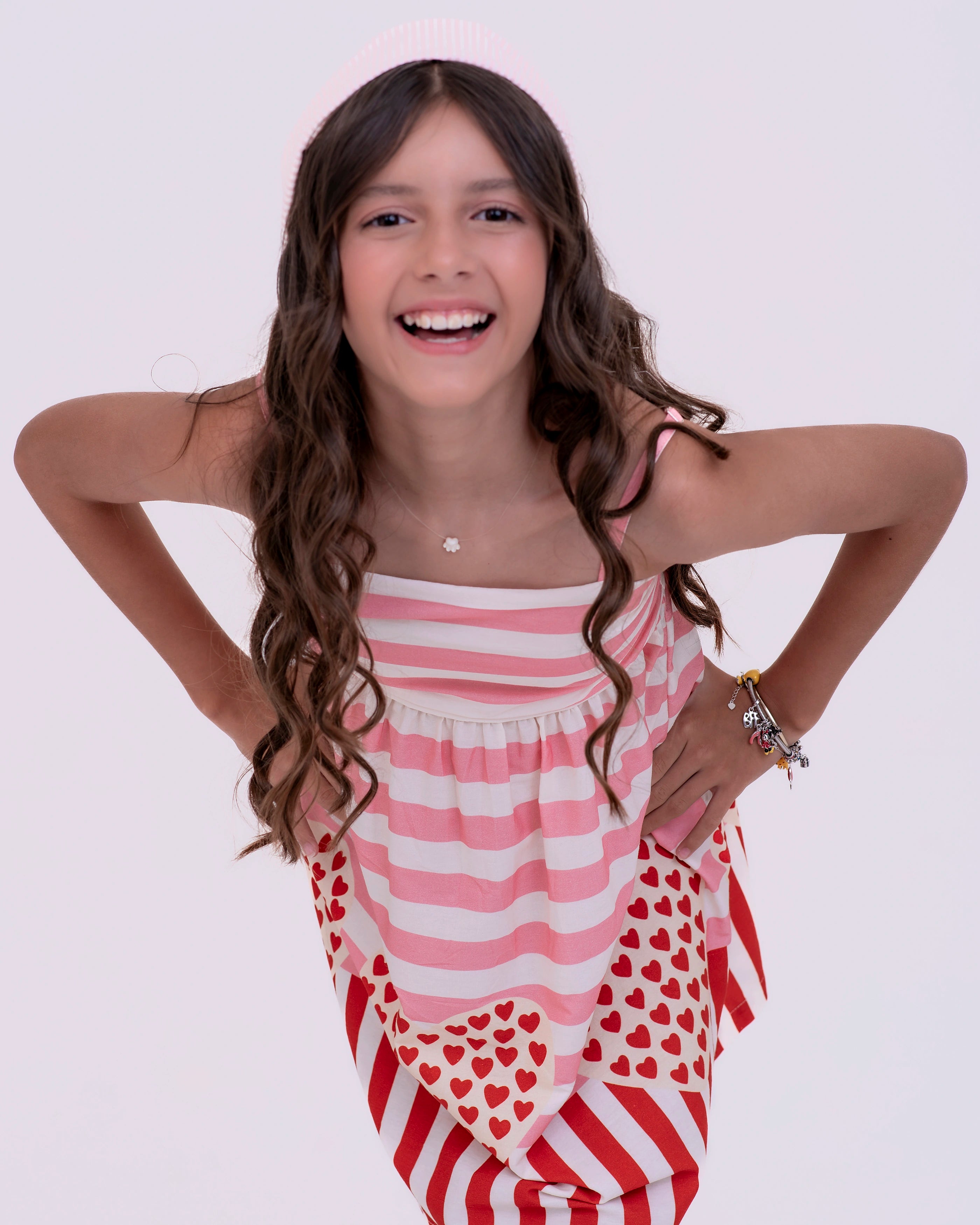 Vestido curto com estampa de corações infantil feminino Antonita para meninas de 10 a 16 anos